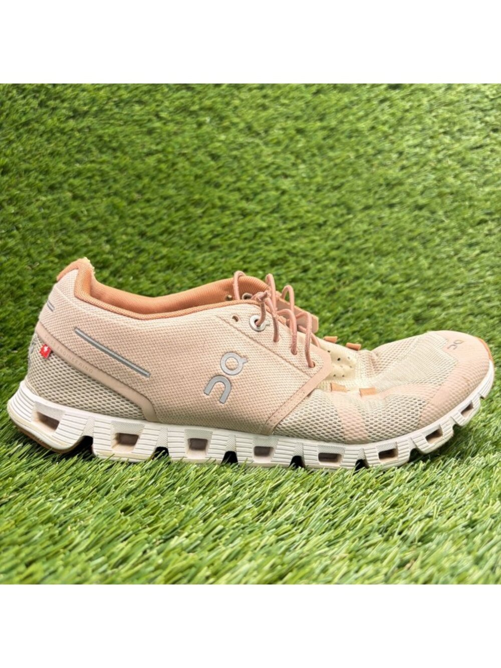 On Cloud 5 Womens Size 9 Pink White Athletic Running Walking Shoes Sneakers